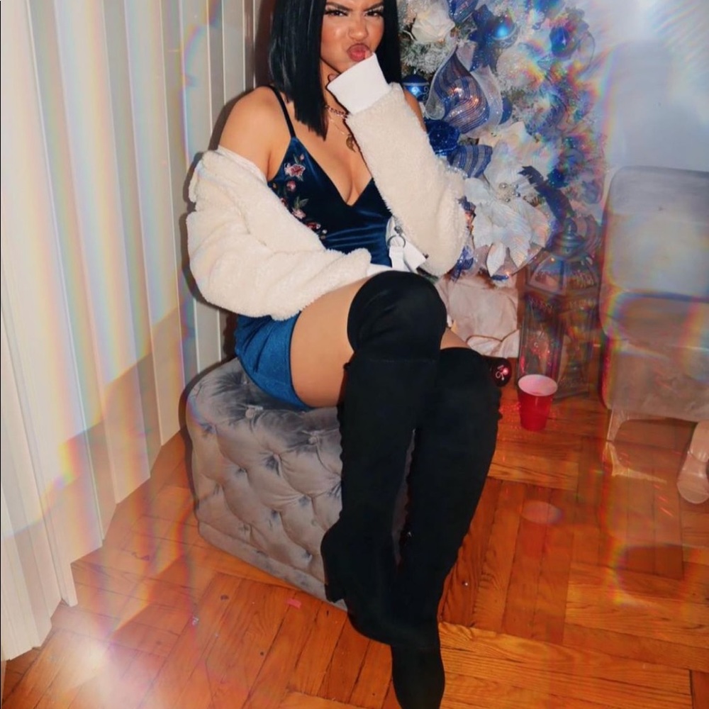 Thigh High Mid Heeled Black Boots | Size: 8.5